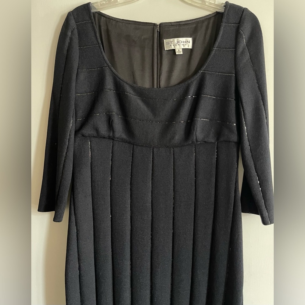 St. John Evening Scoop Neck Black Dress. Size 8 - Picture 3 of 8